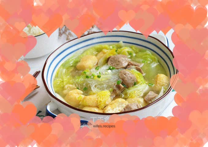 Cabbage meatballs and vermicelli soup