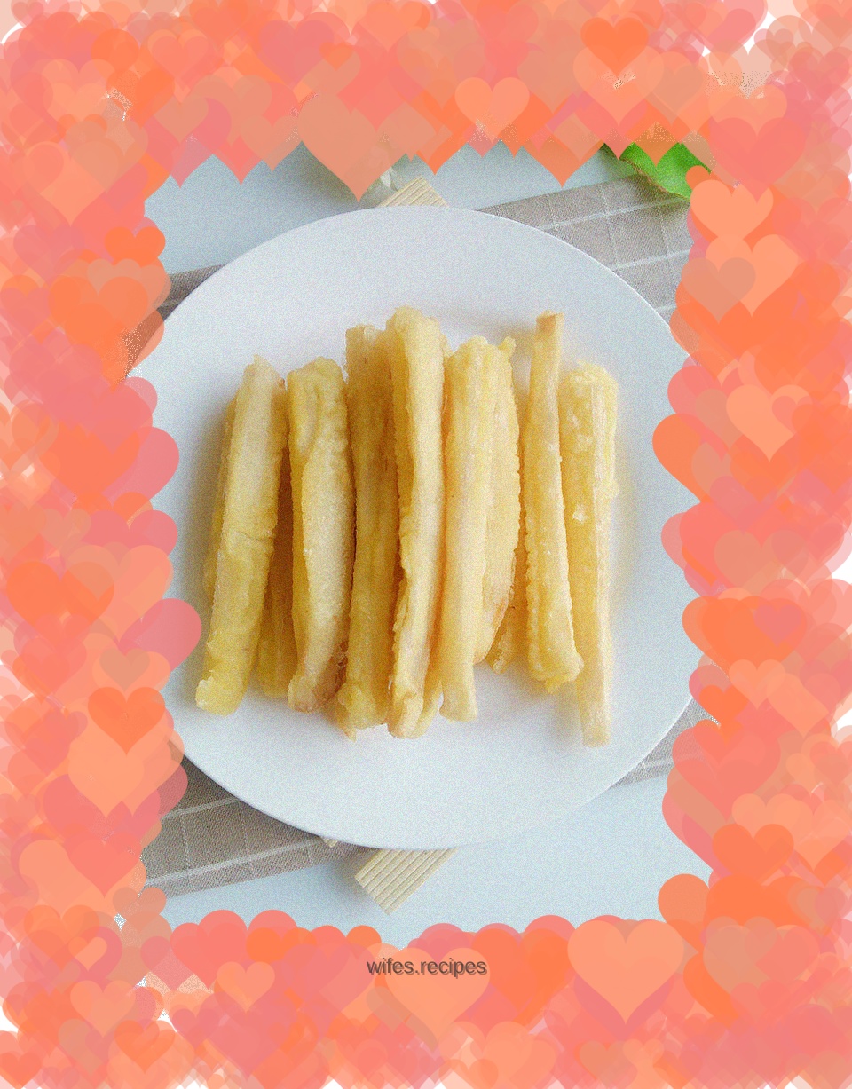Fried lotus root strips