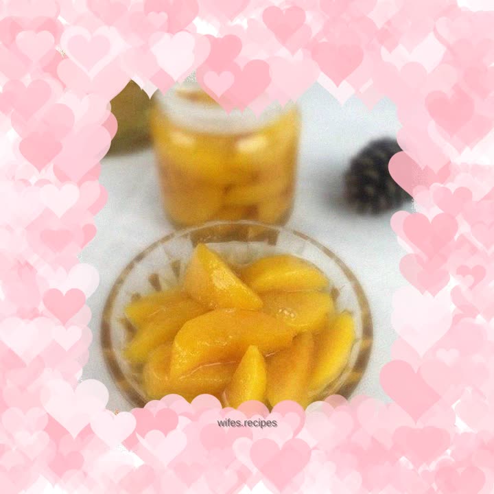 Homemade canned yellow peaches