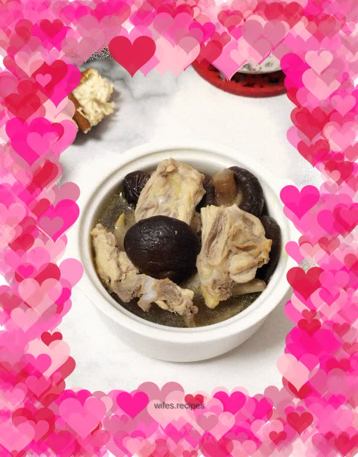 Mushroom and chicken soup