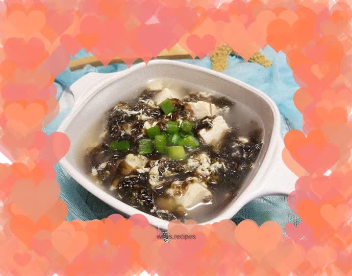 Seaweed, tofu and egg drop soup