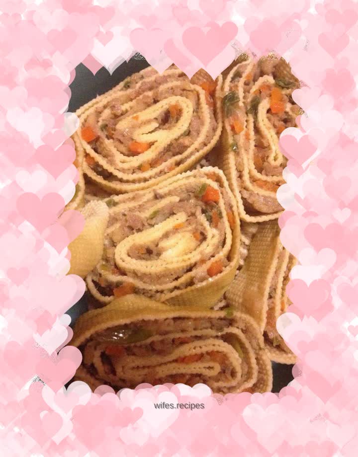 Bean skin and meat rolls