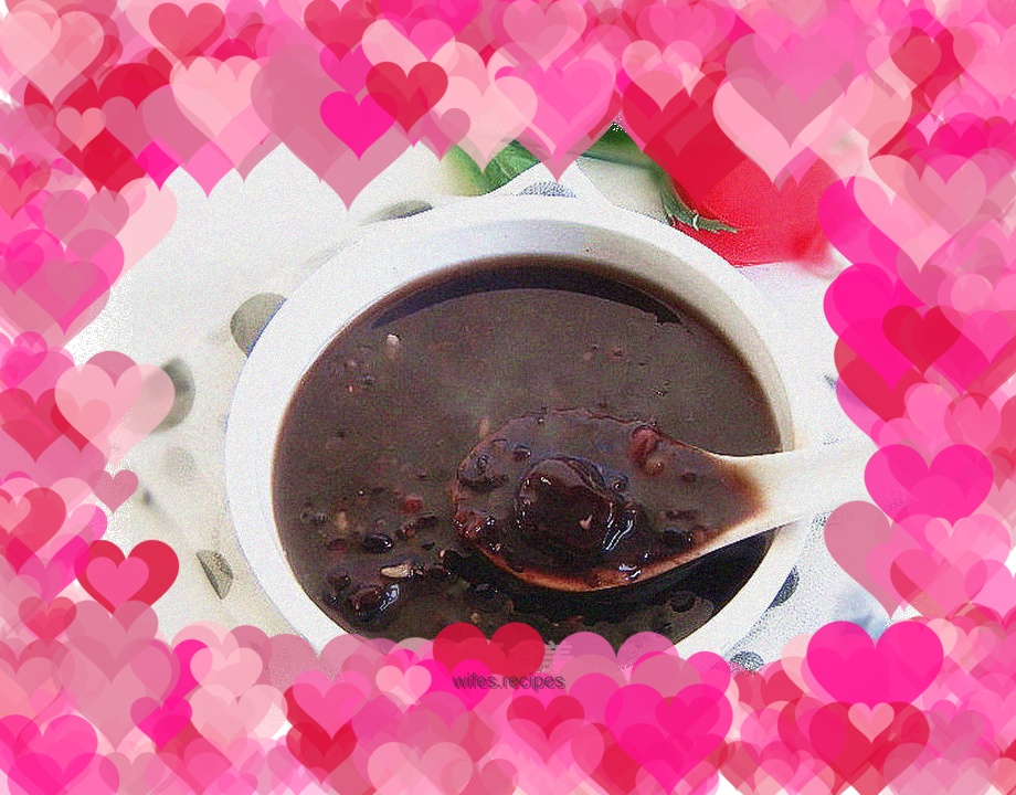 Black rice, brown rice and red bean porridge