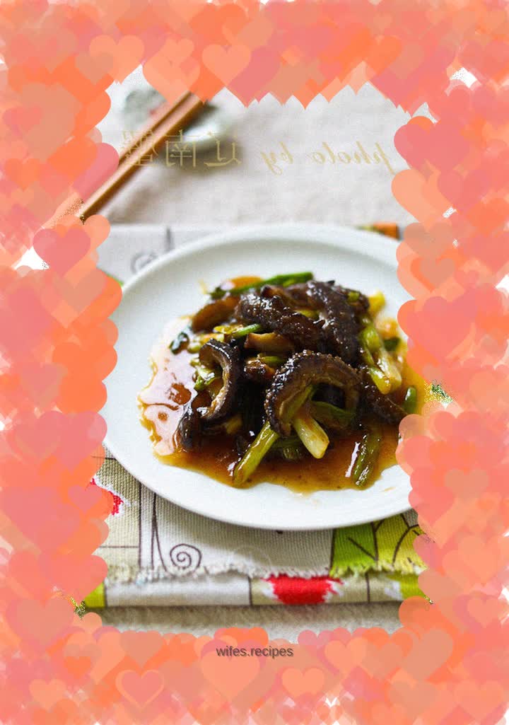 Grilled sea cucumber with green onions