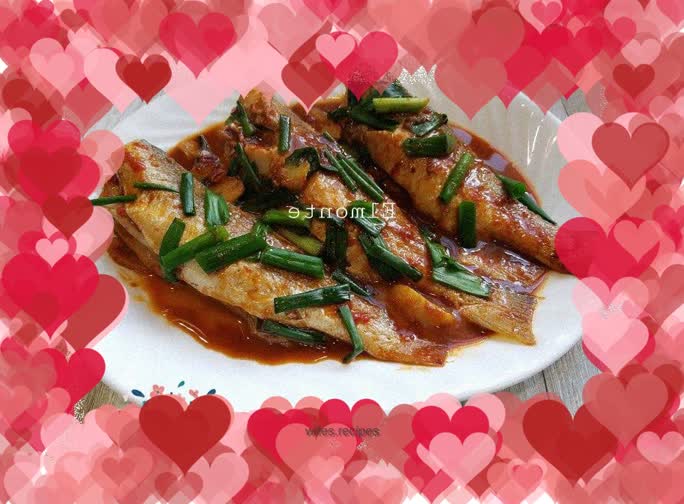 Headless three-toothed fish