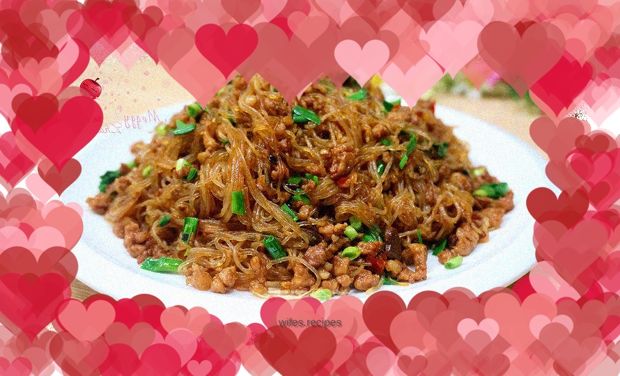 Ants climbing the tree