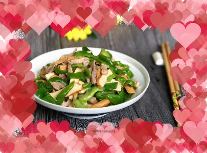 Stir-fried shredded pork with green pepper and dried beans