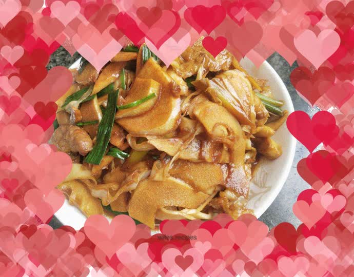 Braised bamboo shoots in oil