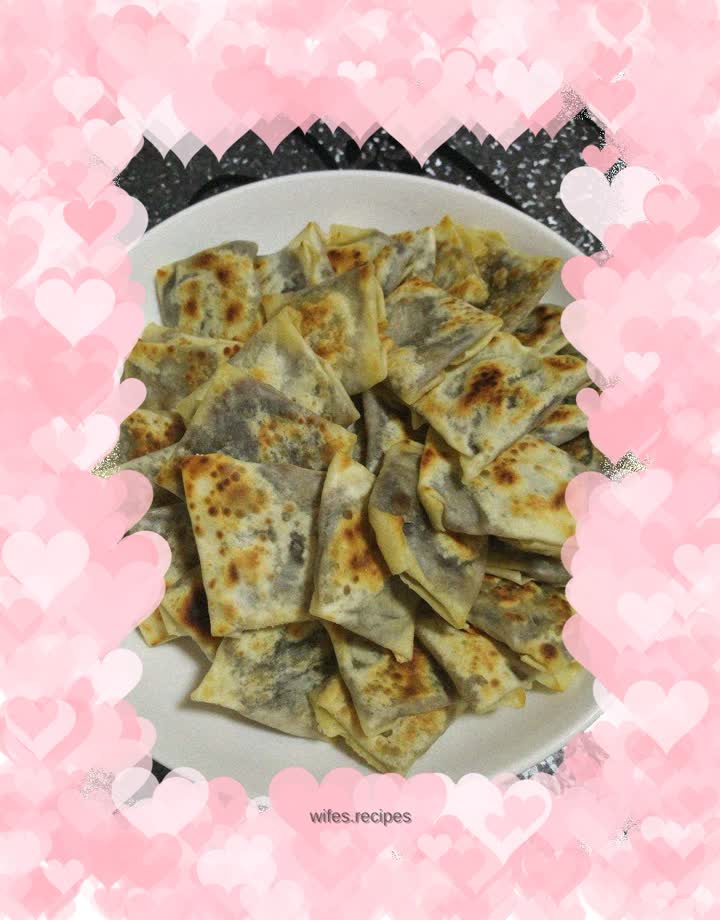 Pan-fried bean paste wontons