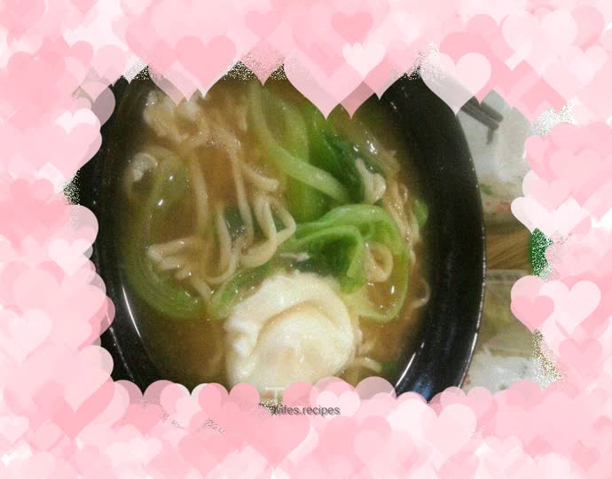 Refreshing lettuce and egg noodles