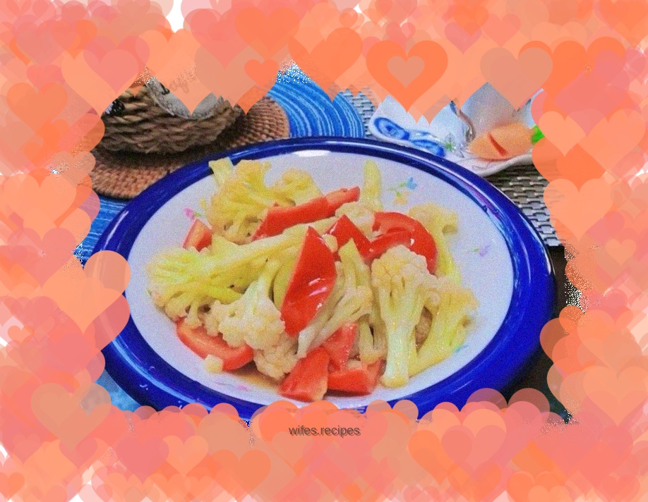 Stir-fried cauliflower with red bell pepper