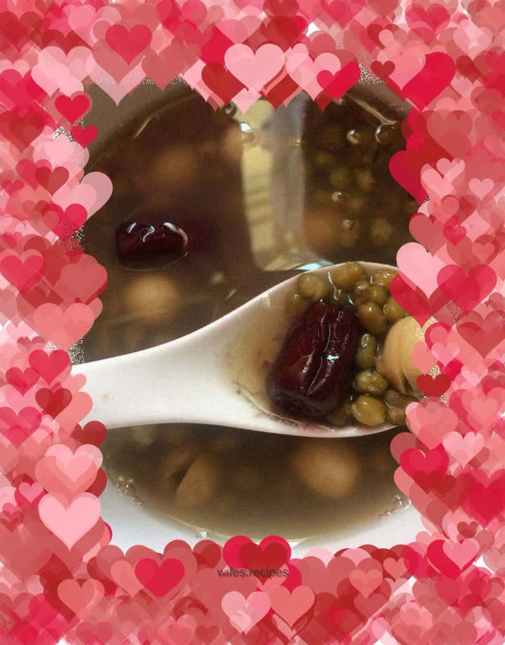 Red date and mung bean soup to relieve summer heat