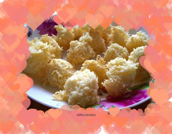Egg-flavored coconut balls