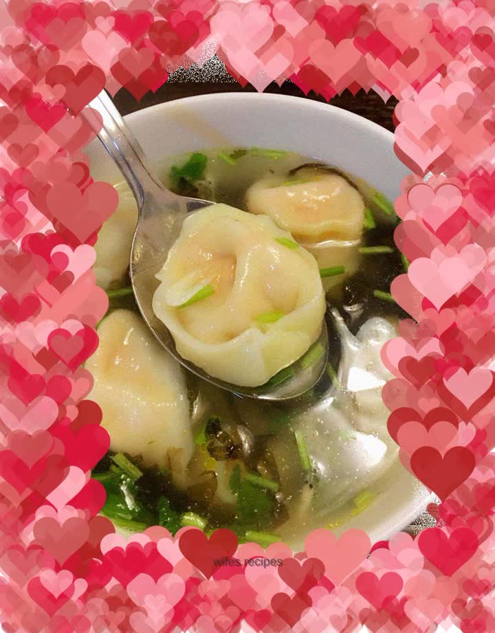Wonton, carrot and pork