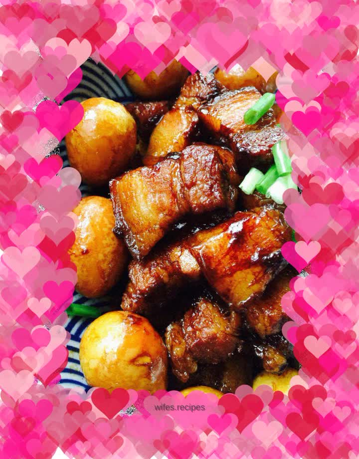 Stewed pork belly with quail eggs