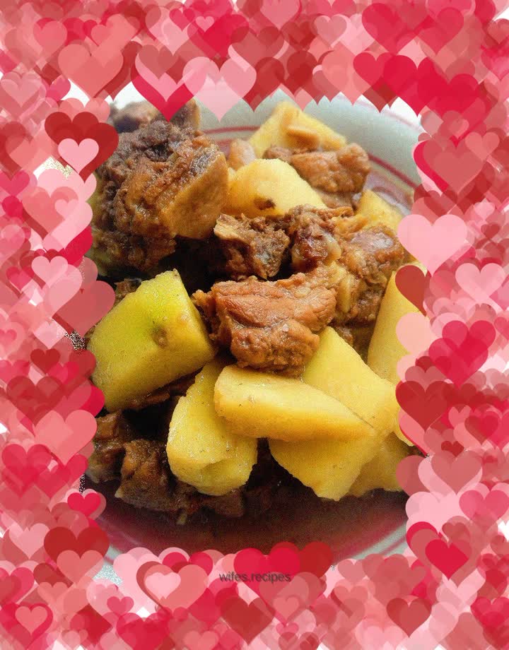 Duck stewed with potatoes