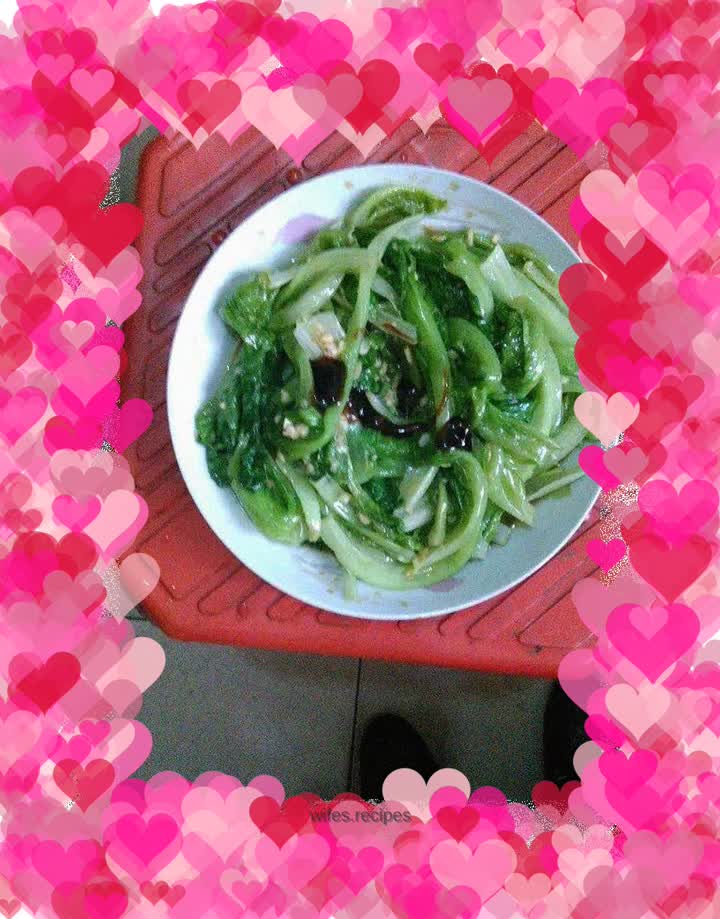 Stir-fried lettuce with garlic