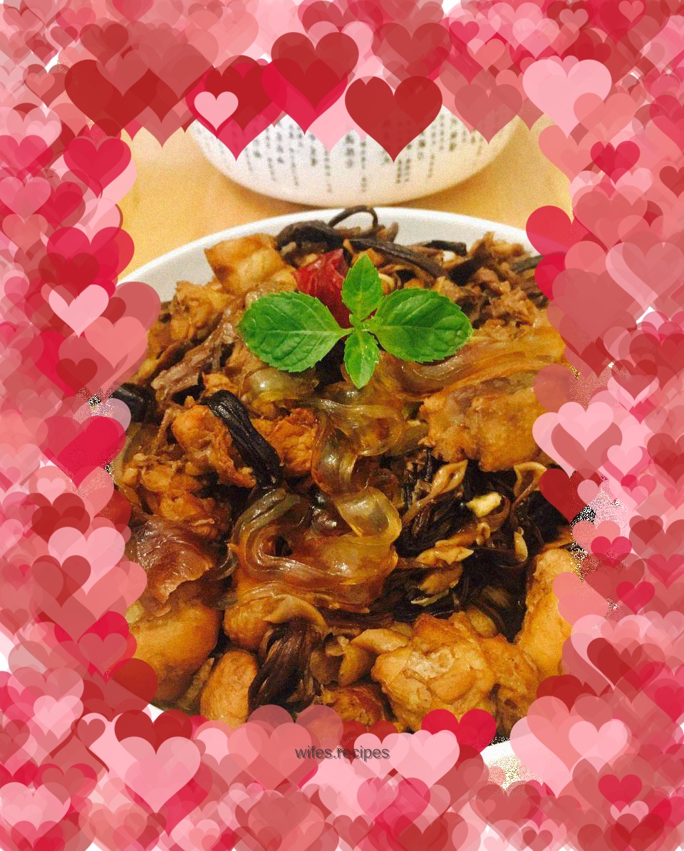 Chicken stewed with mushrooms