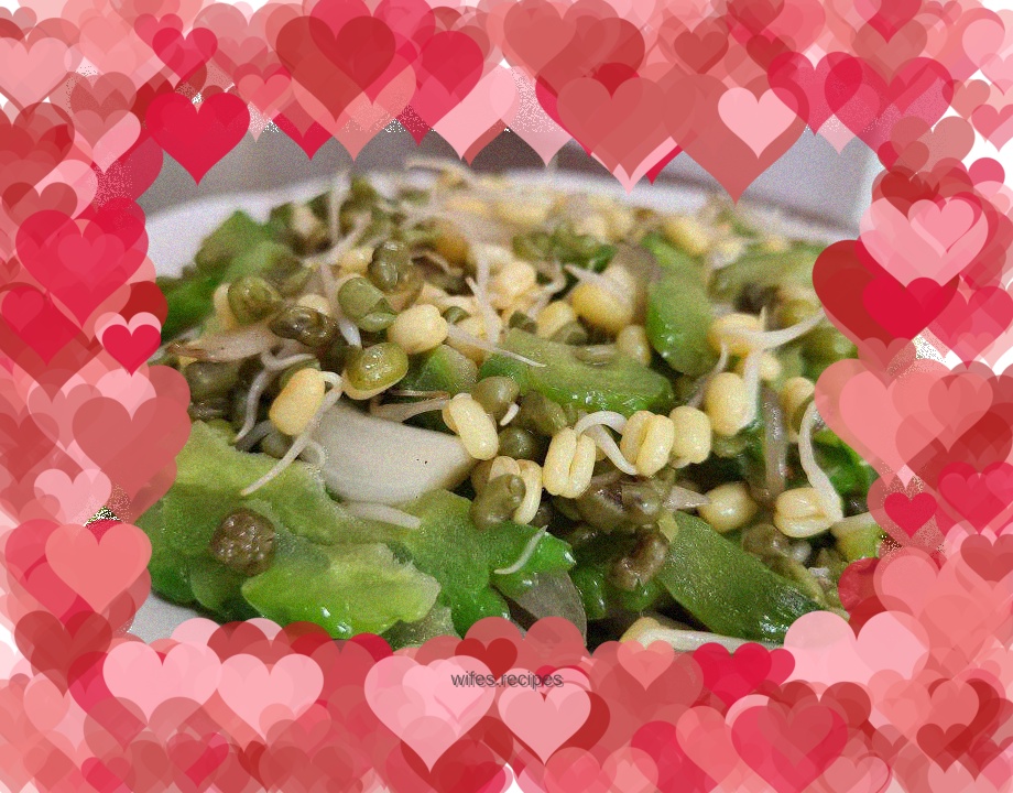 Stir-fried bitter melon with onions and mung bean sprouts