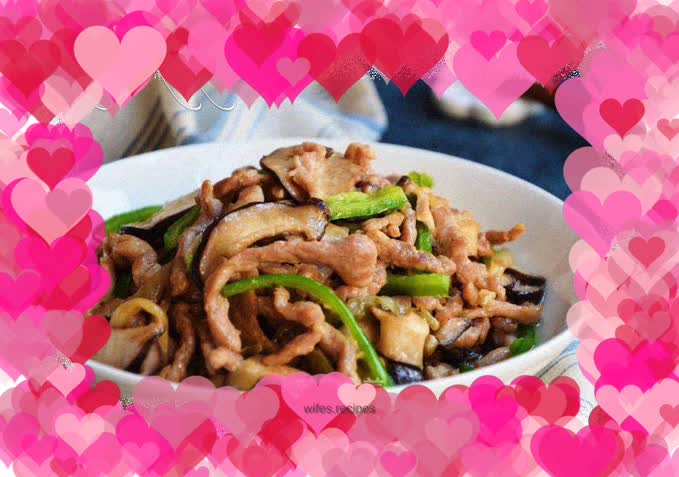 Shredded pork with mushrooms and pickled mustard as a side dish