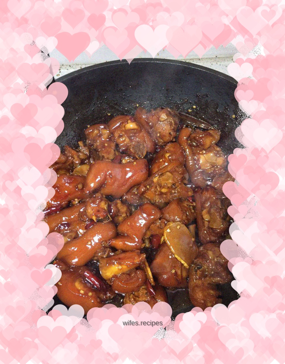 Braised pork trotters