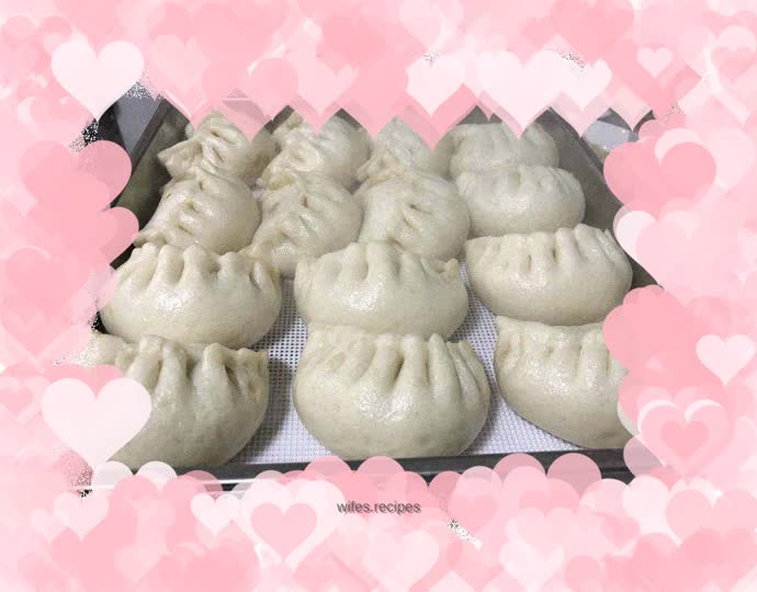 Chives, Mushrooms and Fresh Pork Buns