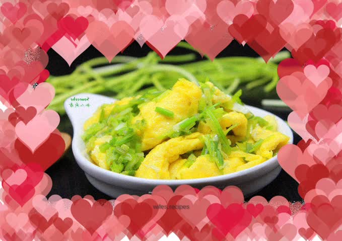 Scrambled eggs with wild onions