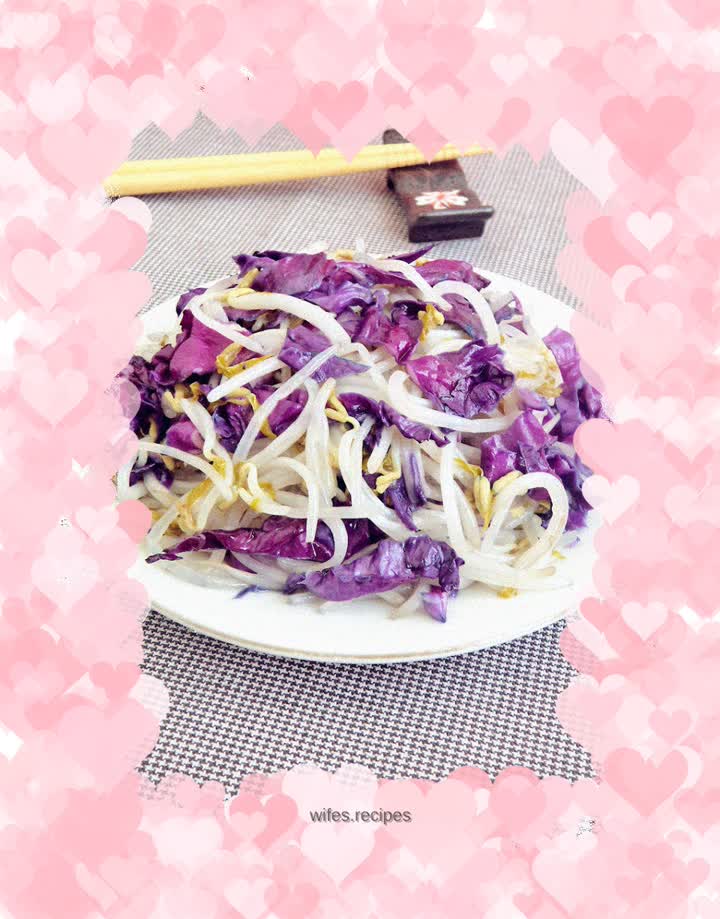 Stir-fried silver sprouts with purple cabbage