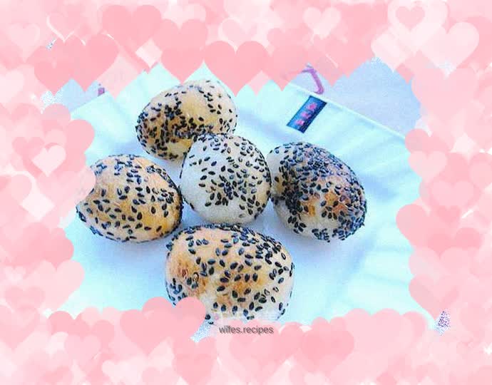 Black sesame glutinous rice dumplings