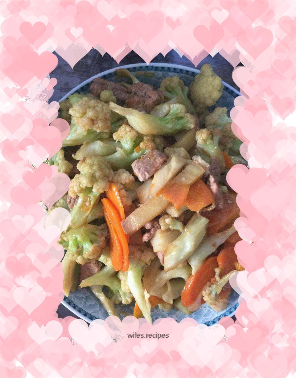 Stir-fried pork with cauliflower