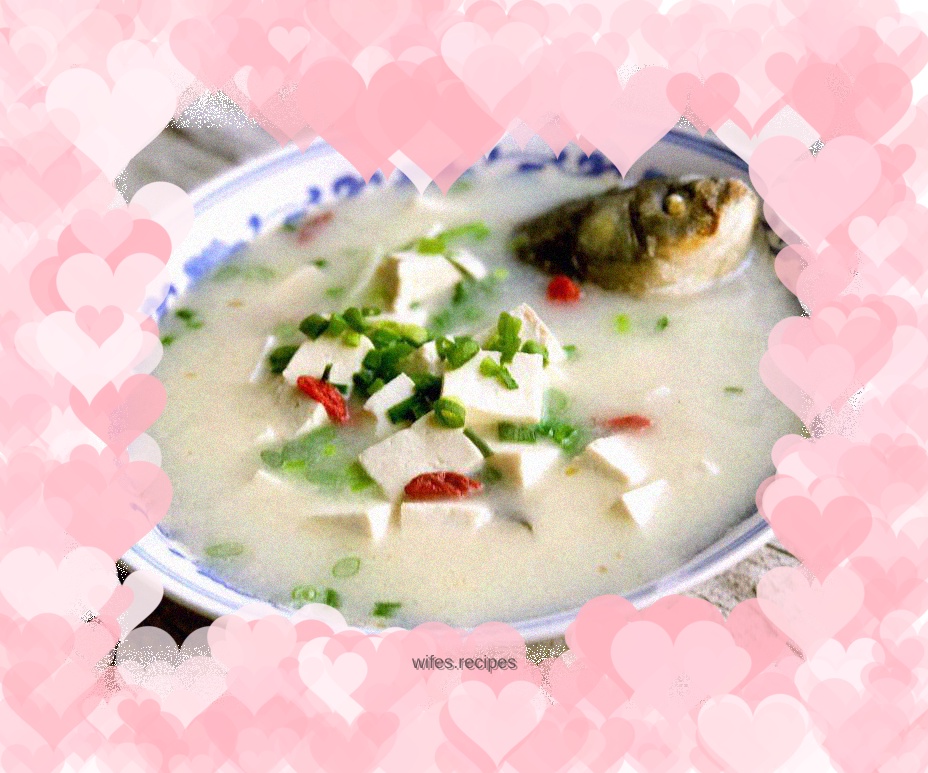 Crucian carp tofu soup