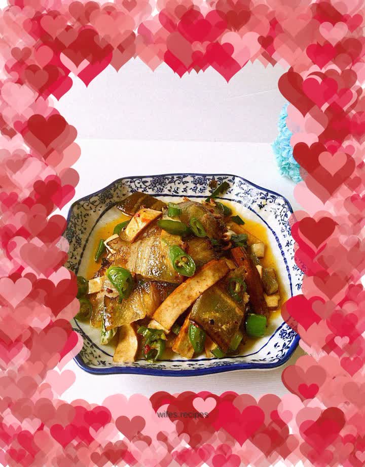 Stir-fried dried tofu with bacon