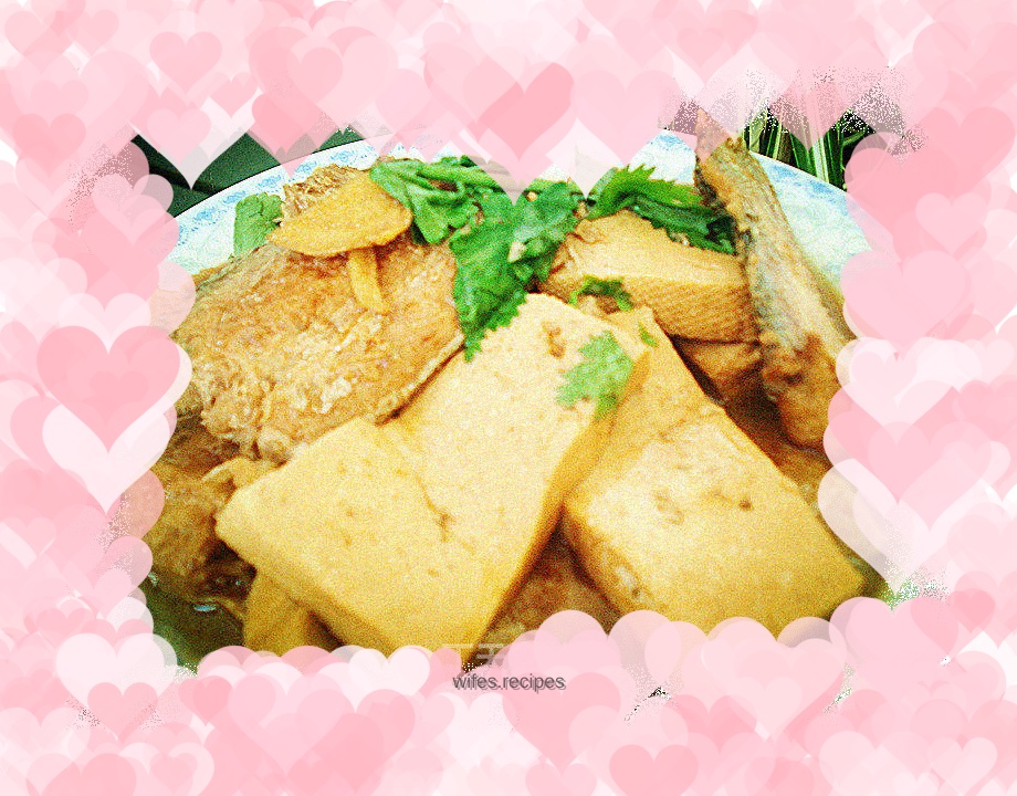 Hairtail fish stewed with tofu