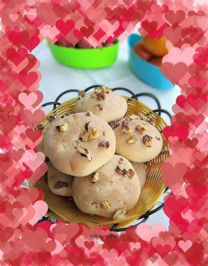 Raisin and walnut shortbread