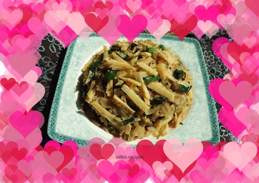 Stir-fried pickles with shredded bamboo shoots