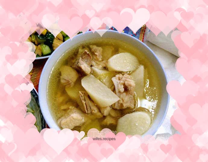 White radish and pork ribs soup