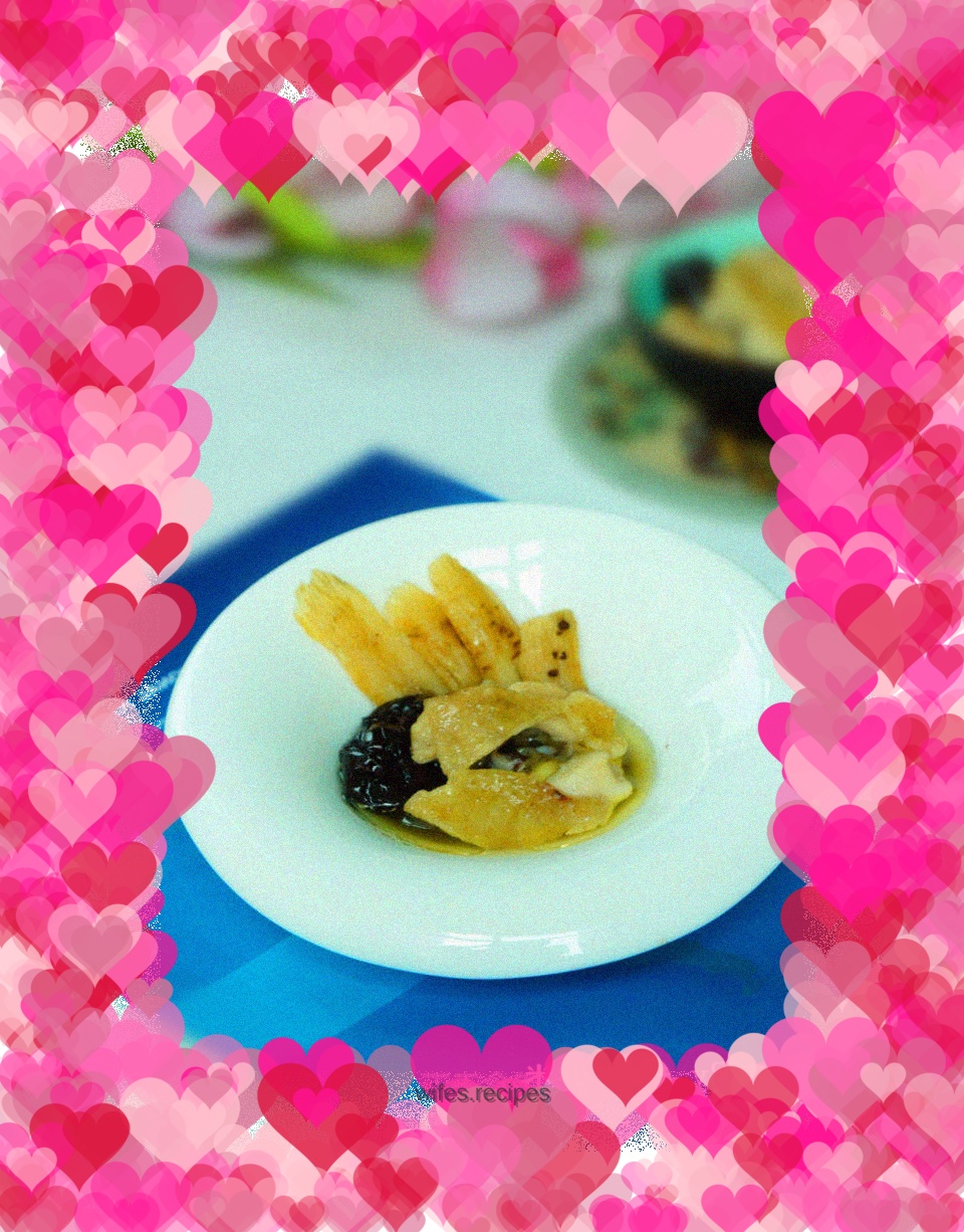 Steamed chicken with red dates and astragalus root