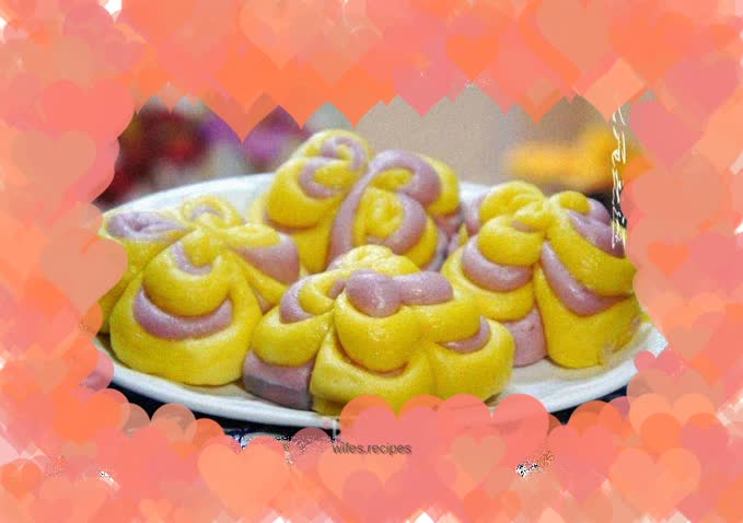 Two-color flower roll