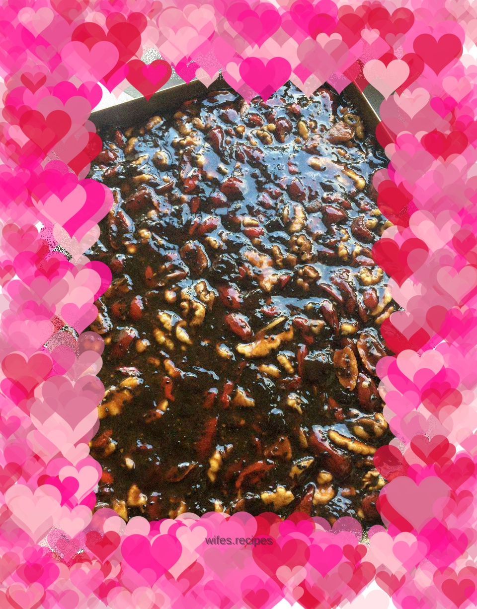 Donkey-hide gelatin cake