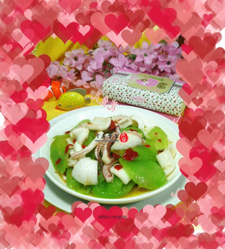 Fried squid with lettuce