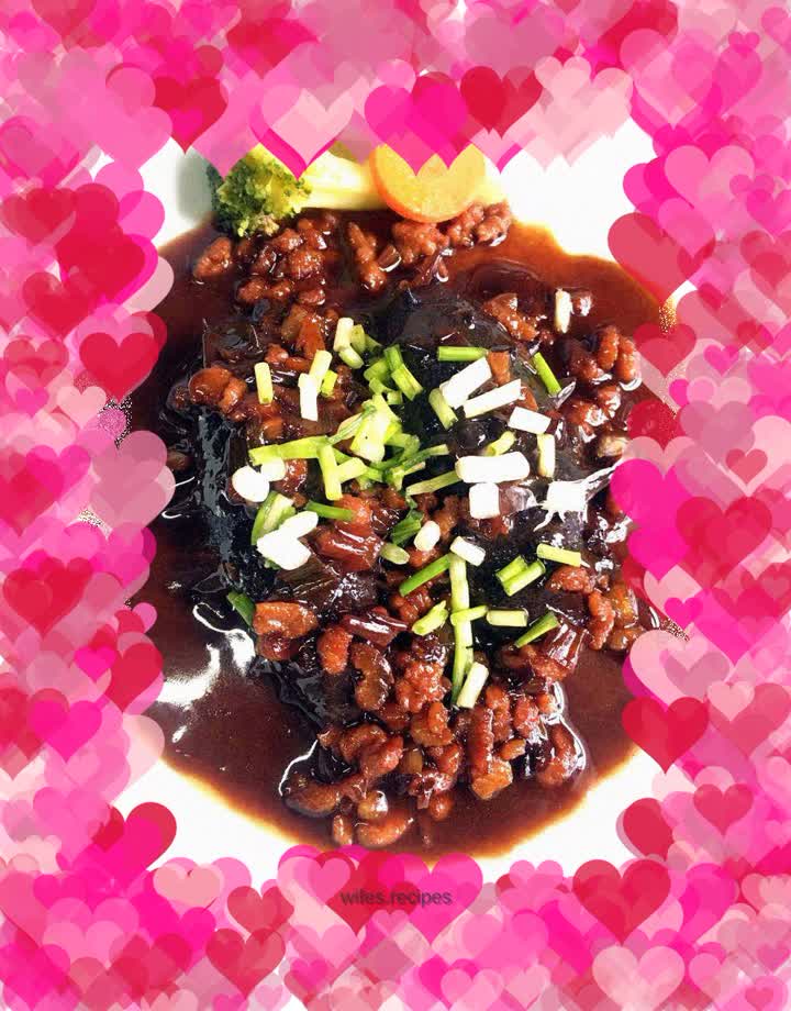 Minced meat and sea cucumber