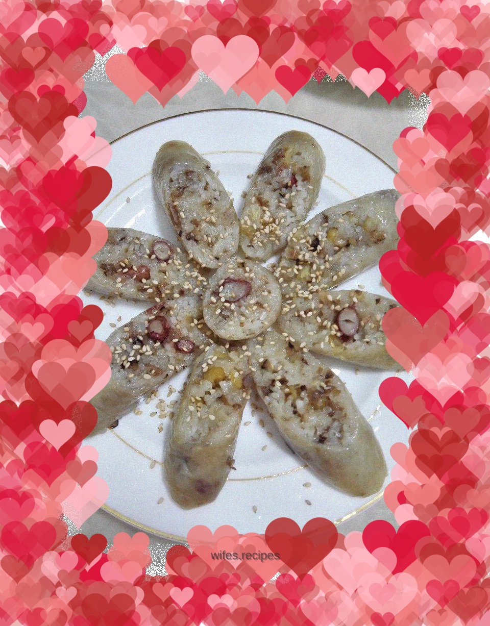 Pig intestine bloated glutinous rice