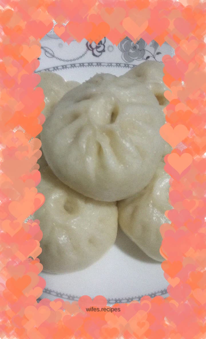 Chinese cabbage and pork buns