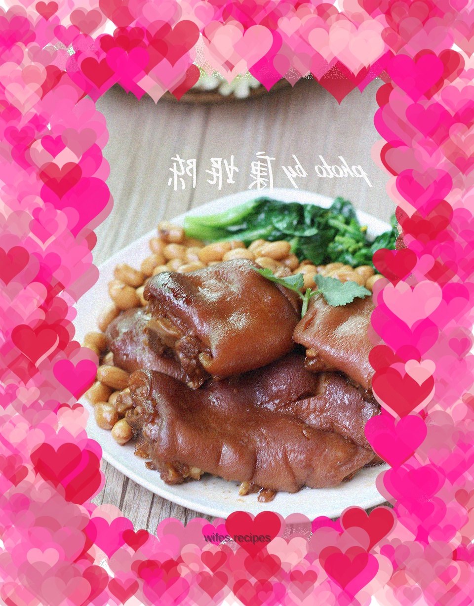 Braised pork trotters