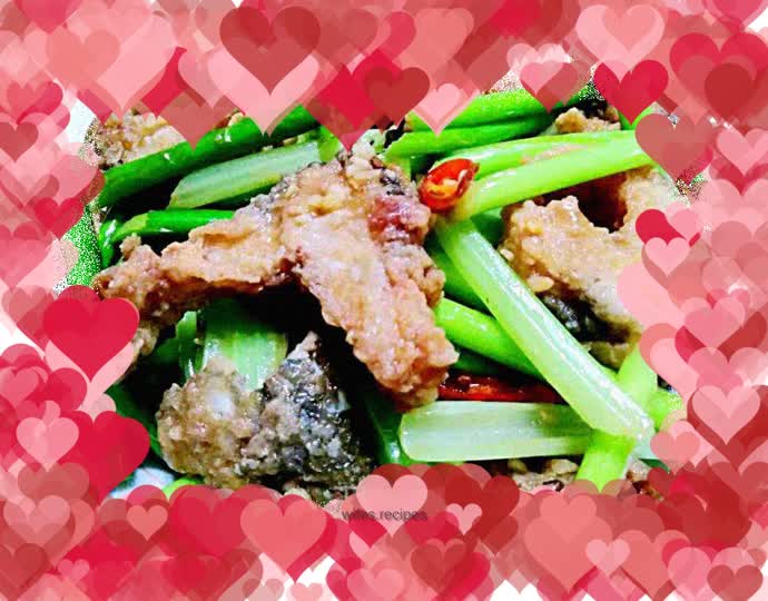 Twice-cooked fish with celery and garlic