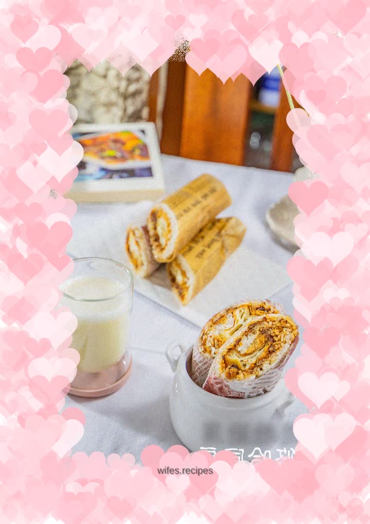 Meat floss and fried dough sticks rice rolls