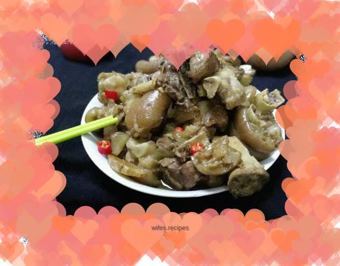 Beauty Recipe—Braised Pork Knuckles