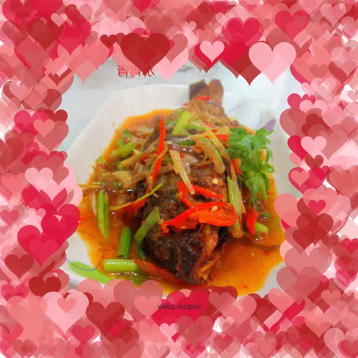 Braised whole fish with shredded fungus and celery