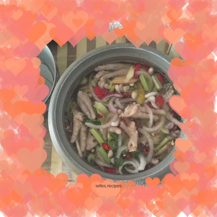 Pickled pepper chicken feet