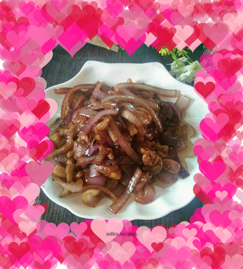 Fried meat with onions